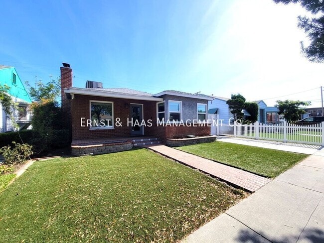 Building Photo - 5440 Cerritos Ave Unit A