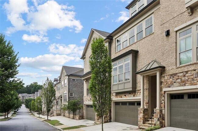 Photo - 2045 Bellrick Rd NW