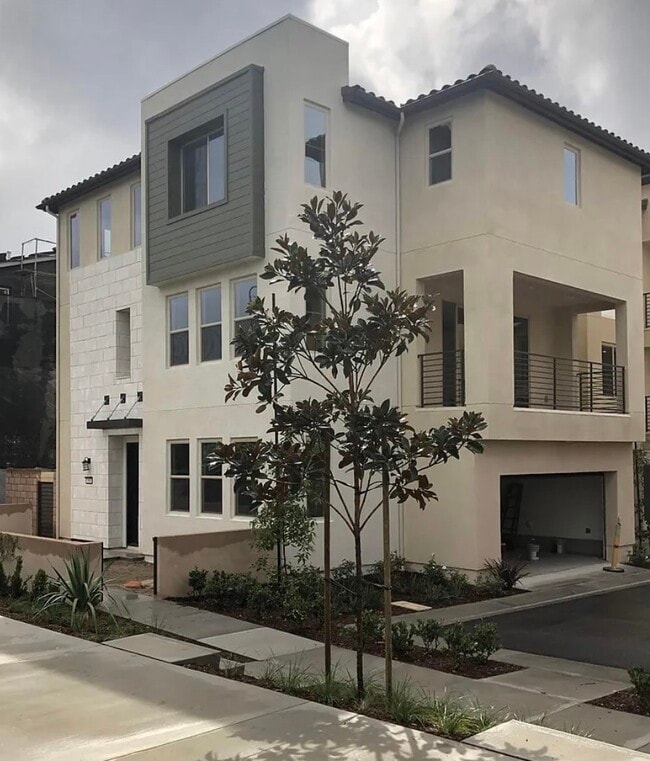 Photo - 590 Catalonia