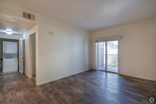1BR, 1BA - 849SF - Living Room