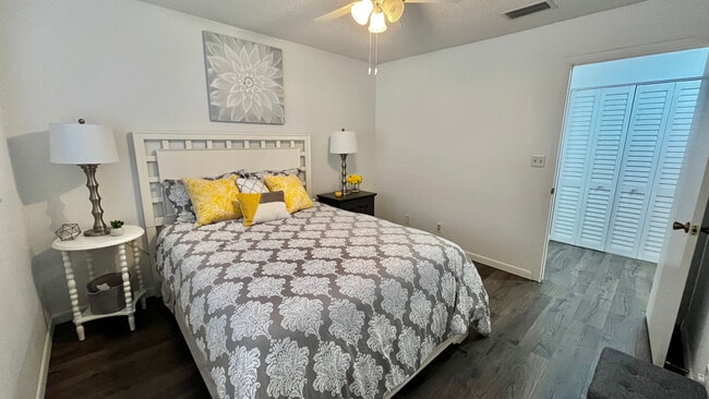 Photo - 15401 Pembridge Ave Unit 34