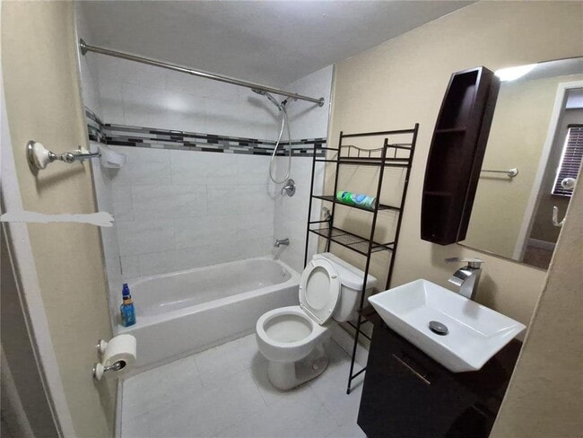 Photo - 6045 NW 186th St Unit #308