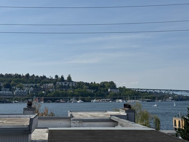 Photo - Modern 2 bed 2 bath townhome in Eastlake with panoramic view of Lake Union