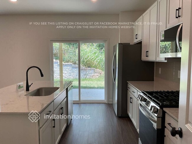 Photo - 212 E Millbrook Dr