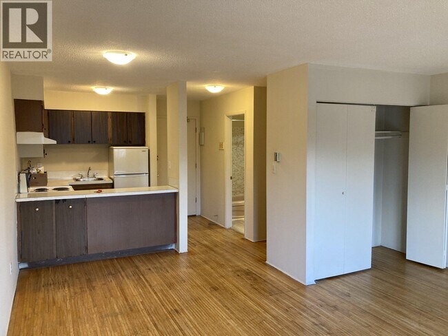 3570 E Hastings St Unit 211