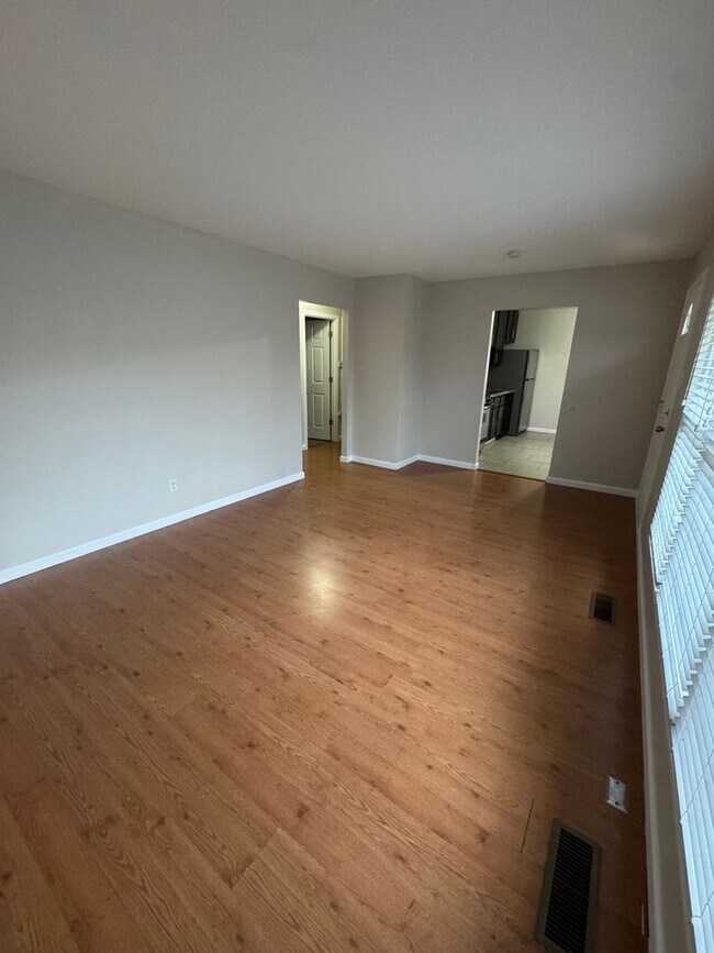 Photo - Beautiful 3 Bed 1 Bath For Rent!