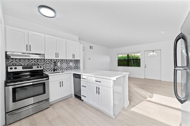 Building Photo - 413 SE 16th St Unit 2 Rental