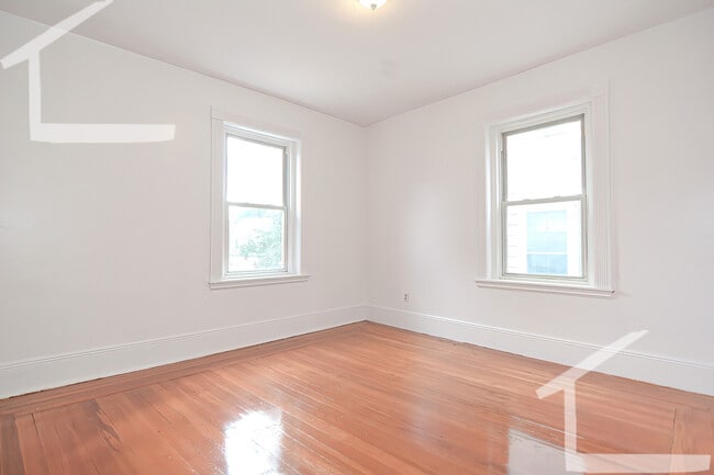 Photo - 51 Brackett St Unidad 2