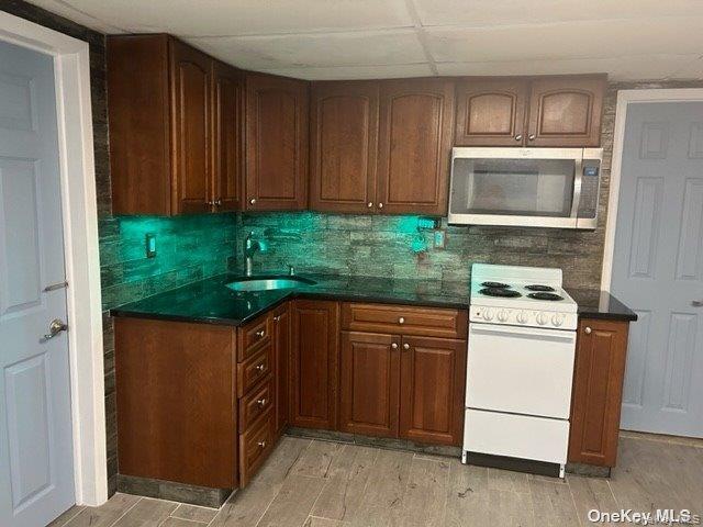 Photo - 18 Manhattan Pl