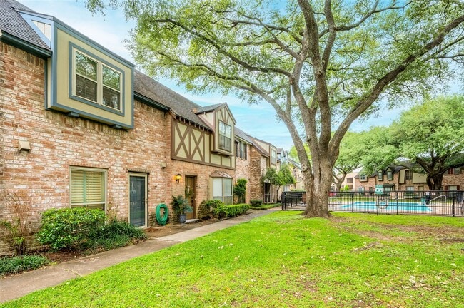 Photo - 14723 Barryknoll Ln Unit 107