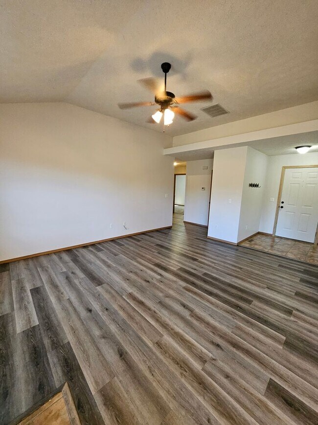 Photo - Beautiful house in the Fall Creek Subdivision! Carl Junction!
