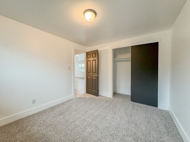 Photo - 1466 S 50 E St
