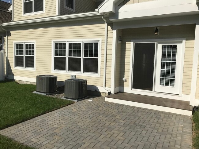 Townhomes at 285