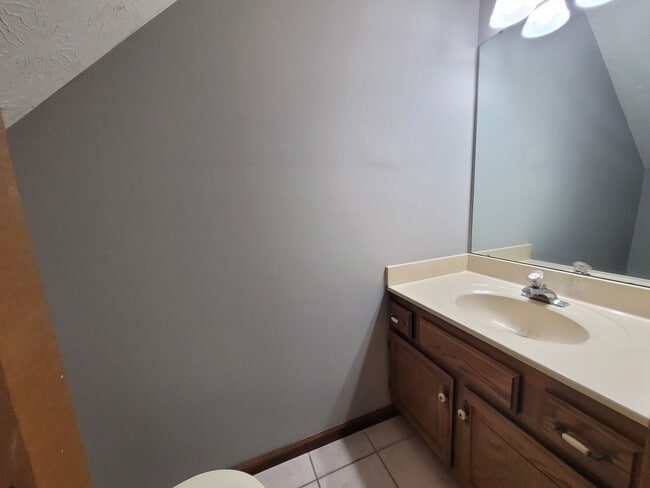 Photo - 3 Bedroom, 2.5 Bath Townhouse in Beavercreek!