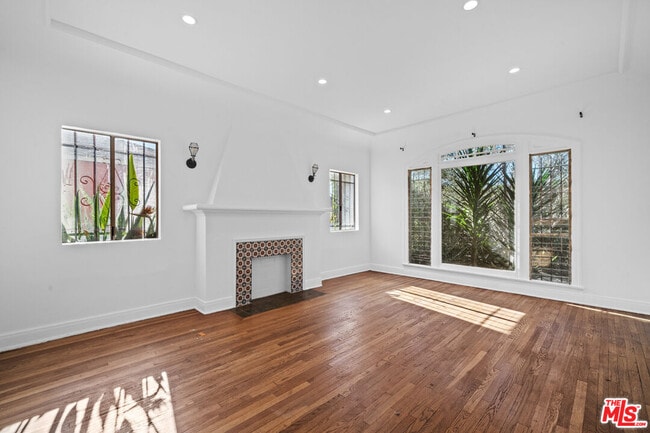 Photo - 2826 Somerset Dr House