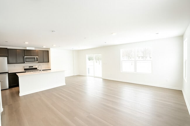 Photo - 3527 Richardson Cir