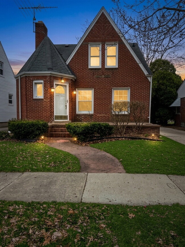 Building Photo - 1646 21st St