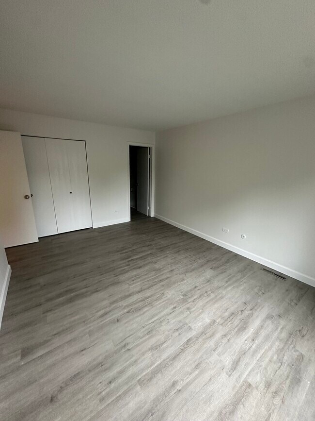 Photo - 131 E Winchester Rd
