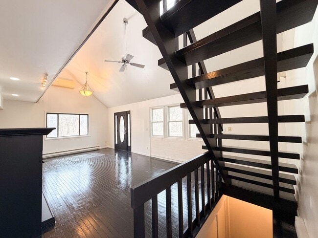 Photo - 811 Hickory Ct