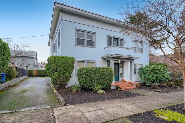 Photo - 5134 SE Hawthorne Blvd Unit 4