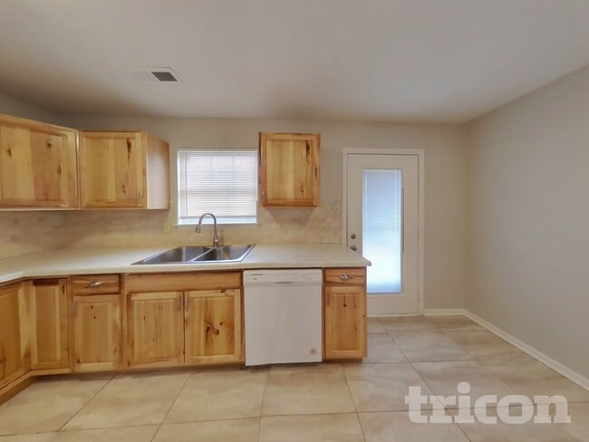 Photo - 11811 Wapiti Way