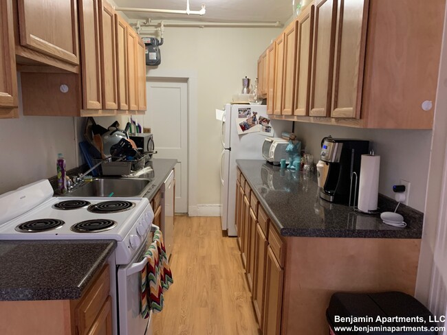 Building Photo - 88 Washington St Unit 7