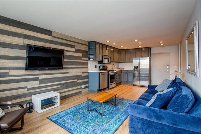 Building Photo - 215 Piedmont Ave NE Unit 804 Rental