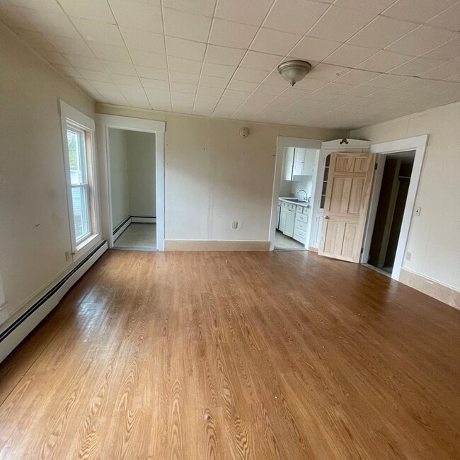 21 Pleasant St Unit 3