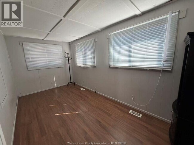 Photo - 1757 Rooney St