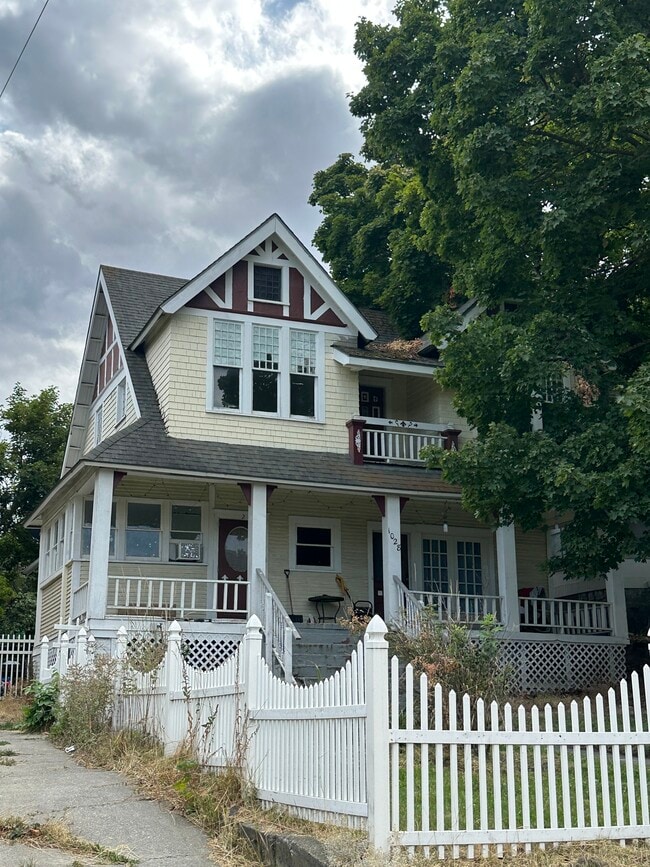 Photo - 1028 E 8th Ave Unit 2