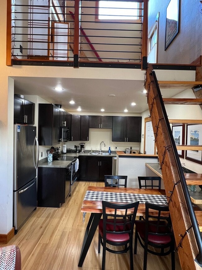 Double Loft Hill Condo - Double Loft Hill Condo
