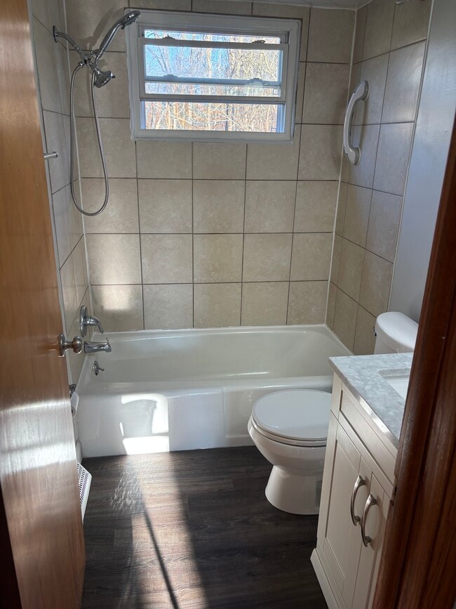 New floors - 5155 Thursby Rd Unit 5155 thursby rd