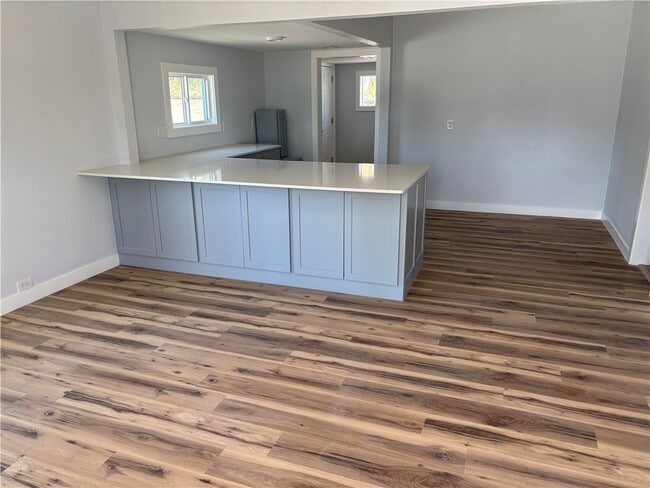 Photo - 118 E Spring St