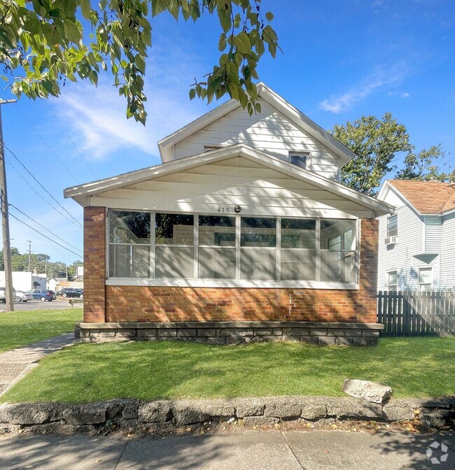 Building Photo - 415 Harlan Ave NE Unit #A Rental