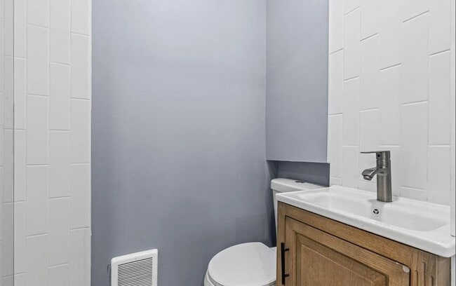Photo - 1222 Chancellor St Unidad B