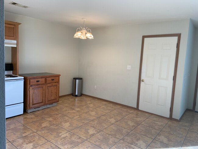 Photo - 309 E Marietta Ct