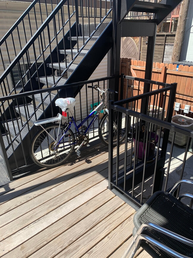 Photo - 1116 N Hermitage Ave Unit 1R