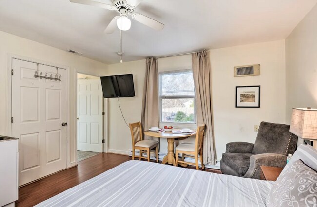 Photo - 11211 Dewey Rd