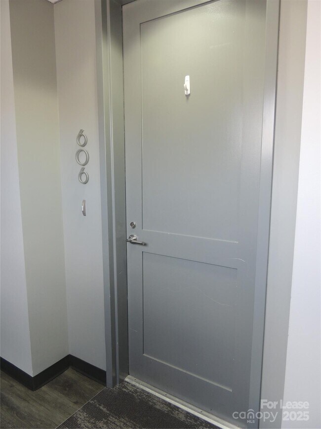 Photo - 1133 Metropolitan Ave Unit 606