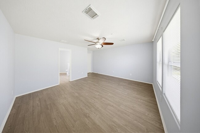 Photo - 627 Regal Hollow Ln