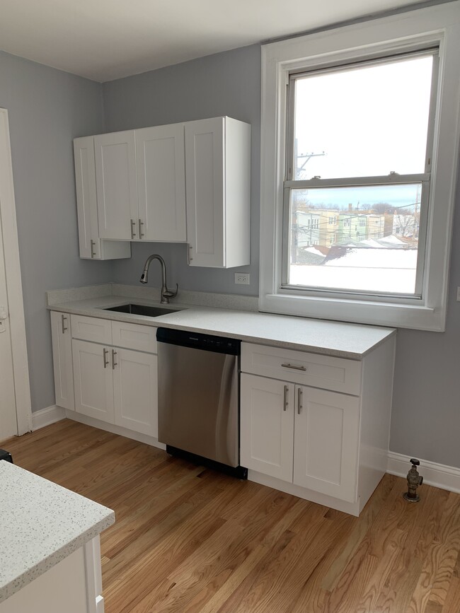 Photo - 3039 N Karlov Ave Unit 1