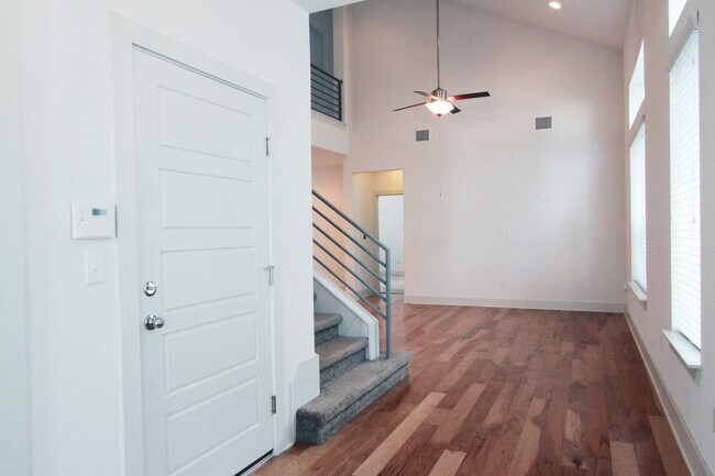 Photo - Beautiful Gated Retreat with Vaulted Ceilings, Loft & Private Deck