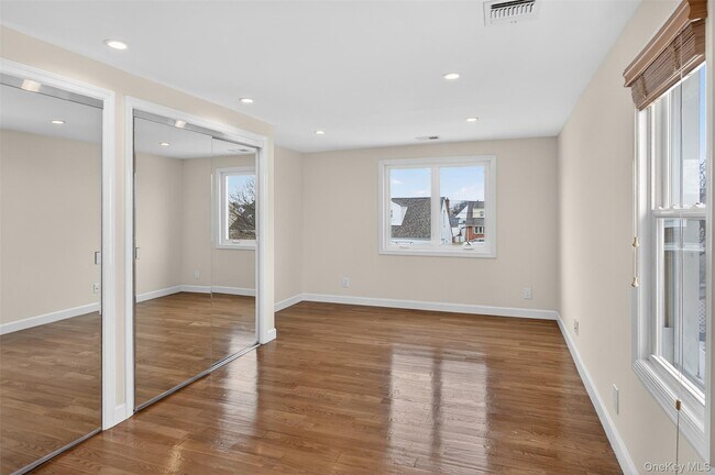 Photo - 256 Royal Ave