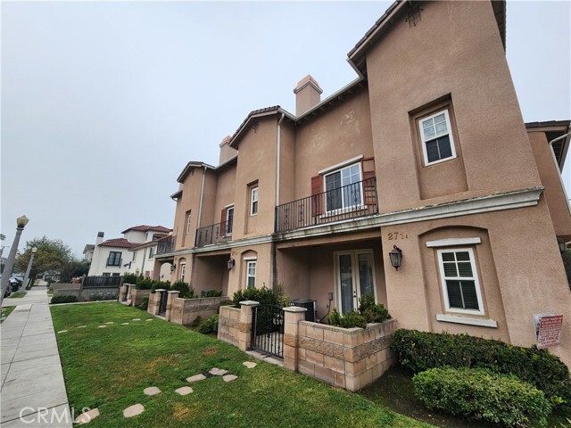 271 S Arroyo Dr
