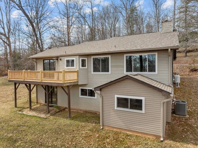 Photo - 200 Waterford Dr