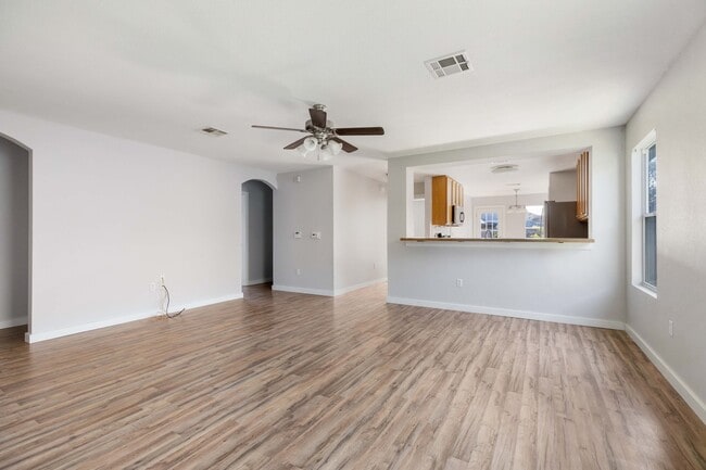 Photo - Updated 4/BR 2/BA Home Minutes from Downtown!