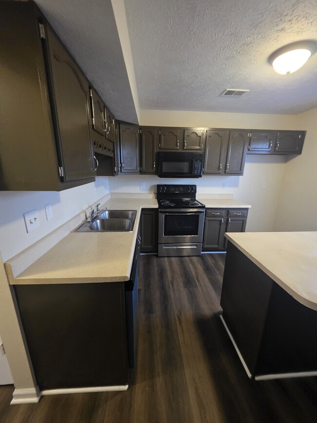 Photo - 4819 May Ridge Ln