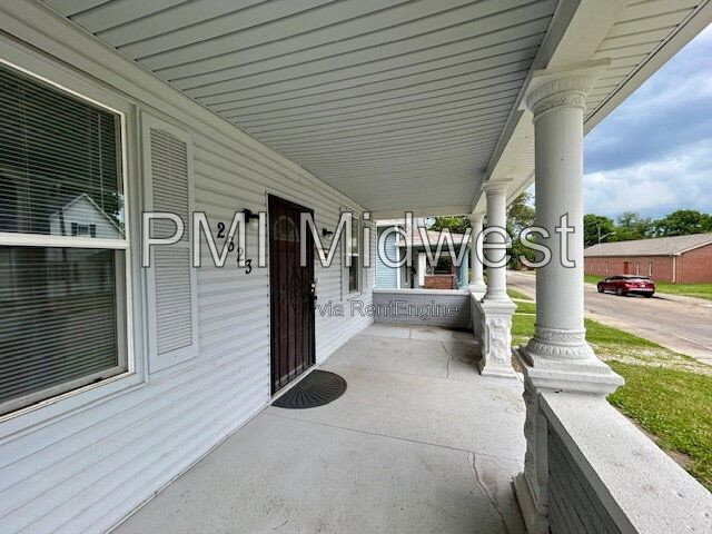 2623 Indianapolis Ave