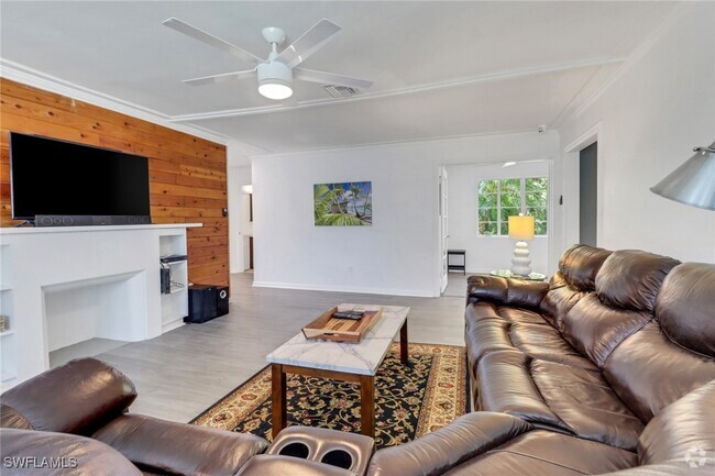 Building Photo - 3393 E Riverside Dr Rental