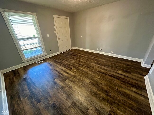 Photo - 1757 Howard St